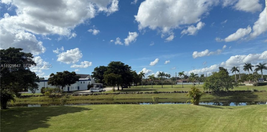 Condo in Margate, Florida, 2 bedrooms  № 1988826