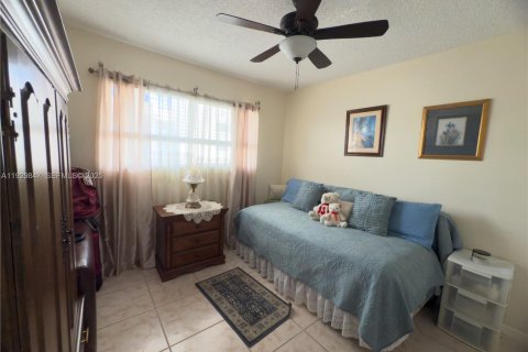 Condo in Margate, Florida, 2 bedrooms  № 1988826 - photo 20