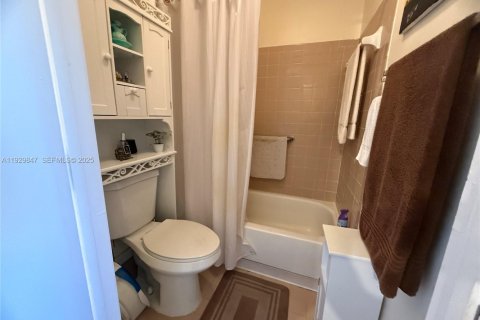 Condo in Margate, Florida, 2 bedrooms  № 1988826 - photo 18