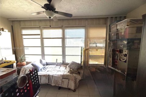 Condo in Margate, Florida, 2 bedrooms  № 1988826 - photo 16