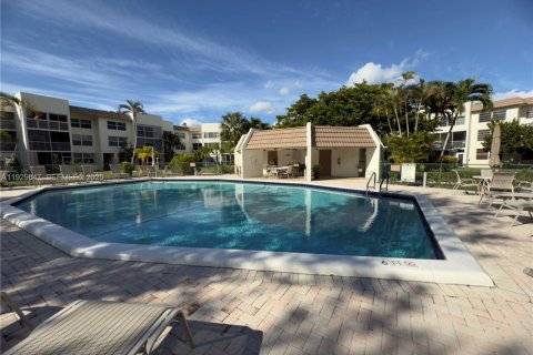 Condo in Margate, Florida, 2 bedrooms  № 1988826 - photo 30