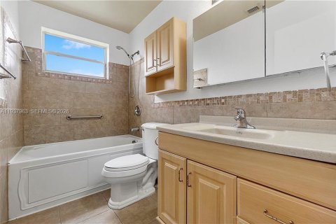 Villa ou maison à louer à Cooper City, Floride: 4 chambres, 168.52 m2 № 1995842 - photo 9