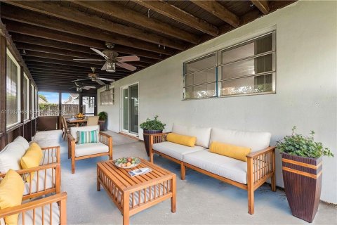 Villa ou maison à louer à Cooper City, Floride: 4 chambres, 168.52 m2 № 1995842 - photo 12