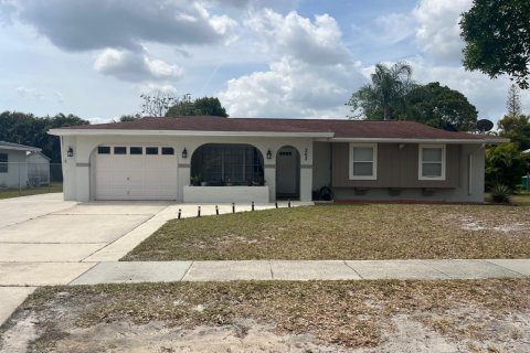 House in Port St. Lucie, Florida 3 bedrooms, 134.34 sq.m. № 2185457 - photo 3