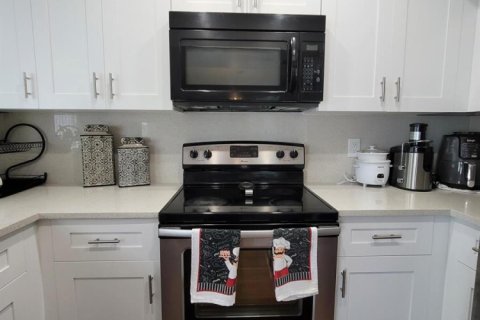 House in Port St. Lucie, Florida 3 bedrooms, 134.34 sq.m. № 2185457 - photo 28