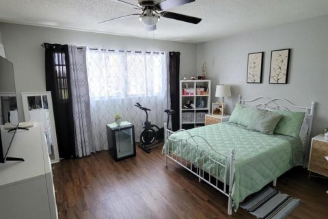 House in Port St. Lucie, Florida 3 bedrooms, 134.34 sq.m. № 2185457 - photo 12