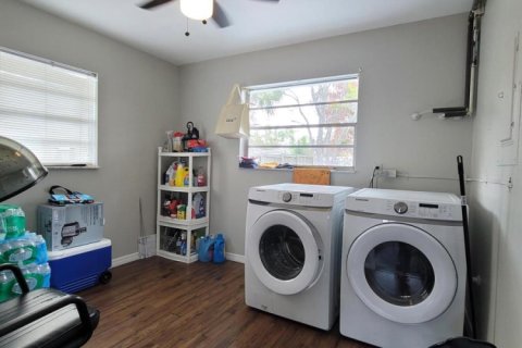 House in Port St. Lucie, Florida 3 bedrooms, 134.34 sq.m. № 2185457 - photo 30