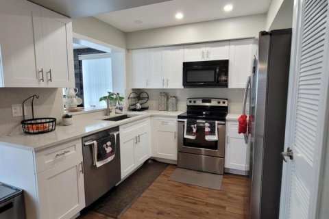 House in Port St. Lucie, Florida 3 bedrooms, 134.34 sq.m. № 2185457 - photo 26