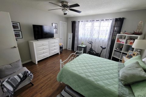 House in Port St. Lucie, Florida 3 bedrooms, 134.34 sq.m. № 2185457 - photo 13