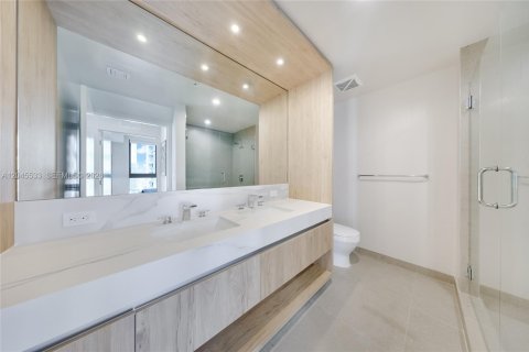 Купить кондоминиум в Майами, Флорида 2 спальни, 70.05м2, № 2176460 - фото 9