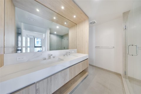 Купить кондоминиум в Майами, Флорида 2 спальни, 70.05м2, № 2176460 - фото 8