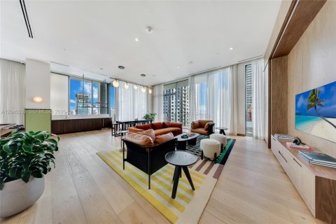 Купить кондоминиум в Майами, Флорида 2 спальни, 70.05м2, № 2176460 - фото 22