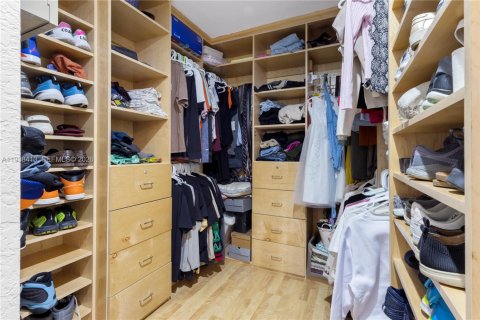 Villa ou maison à vendre à Doral, Floride: 4 chambres, 201.41 m2 № 1996578 - photo 19