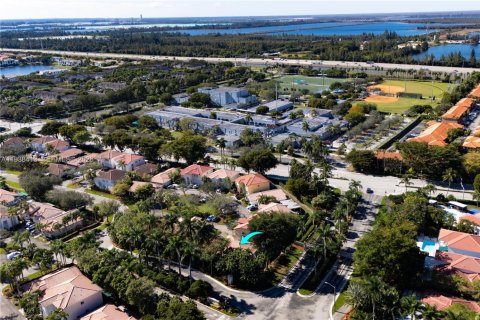 Villa ou maison à vendre à Doral, Floride: 4 chambres, 201.41 m2 № 1996578 - photo 29