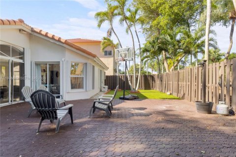 Villa ou maison à vendre à Doral, Floride: 4 chambres, 201.41 m2 № 1996578 - photo 27