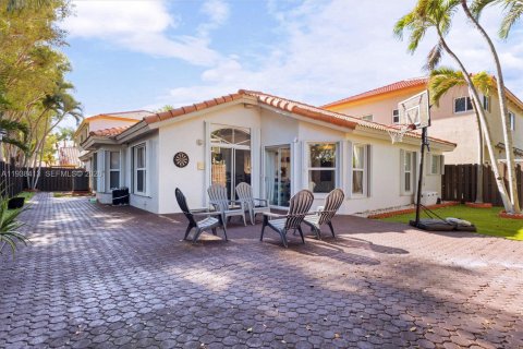 Villa ou maison à vendre à Doral, Floride: 4 chambres, 201.41 m2 № 1996578 - photo 26