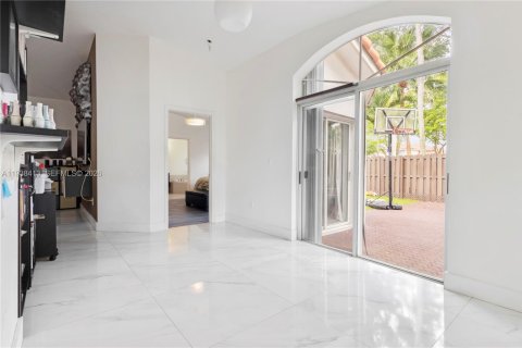 Villa ou maison à vendre à Doral, Floride: 4 chambres, 201.41 m2 № 1996578 - photo 14