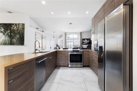 Villa ou maison à vendre à Doral, Floride: 4 chambres, 201.41 m2 № 1996578 - photo 8