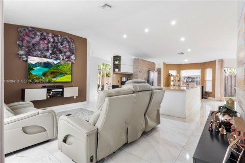 Villa ou maison à vendre à Doral, Floride: 4 chambres, 201.41 m2 № 1996578 - photo 3