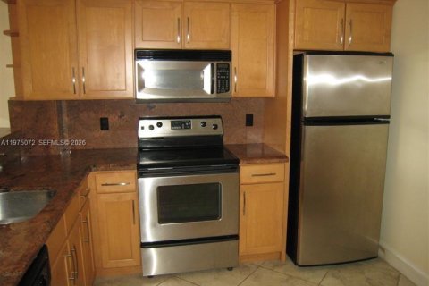 Condo in Miami, Florida, 2 bedrooms  № 2040588