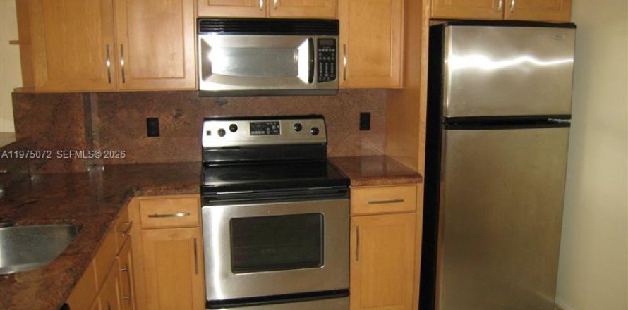 Condo in Miami, Florida, 2 bedrooms  № 2040588