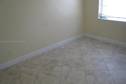 Condo in Miami, Florida, 2 bedrooms  № 2040588 - photo 6