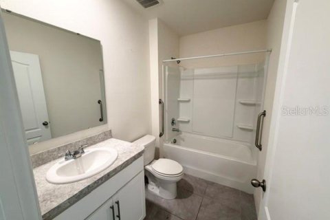 House in Kissimmee, Florida 4 bedrooms, 173.91 sq.m. № 2211838 - photo 18