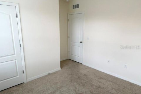 House in Kissimmee, Florida 4 bedrooms, 173.91 sq.m. № 2211838 - photo 16