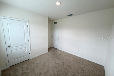 House in Kissimmee, Florida 4 bedrooms, 173.91 sq.m. № 2211838 - photo 17