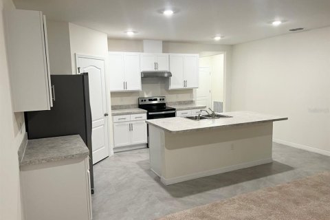 House in Kissimmee, Florida 4 bedrooms, 173.91 sq.m. № 2211838 - photo 2