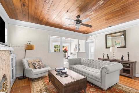 House in West Palm Beach, Florida 2 bedrooms, 97.92 sq.m. № 2169629 - photo 7