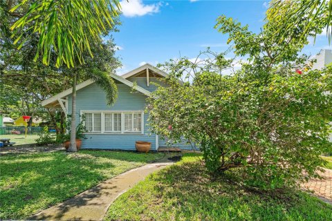 House in West Palm Beach, Florida 2 bedrooms, 97.92 sq.m. № 2169629 - photo 3