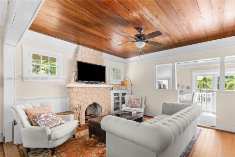 House in West Palm Beach, Florida 2 bedrooms, 97.92 sq.m. № 2169629 - photo 6
