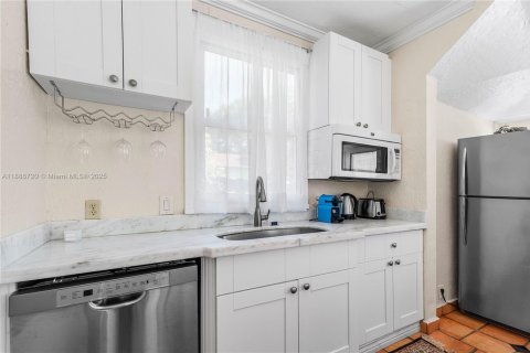 House in West Palm Beach, Florida 2 bedrooms, 97.92 sq.m. № 2169629 - photo 11