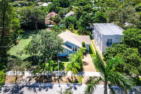 House in West Palm Beach, Florida 2 bedrooms, 97.92 sq.m. № 2169629 - photo 30