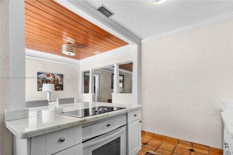 House in West Palm Beach, Florida 2 bedrooms, 97.92 sq.m. № 2169629 - photo 12