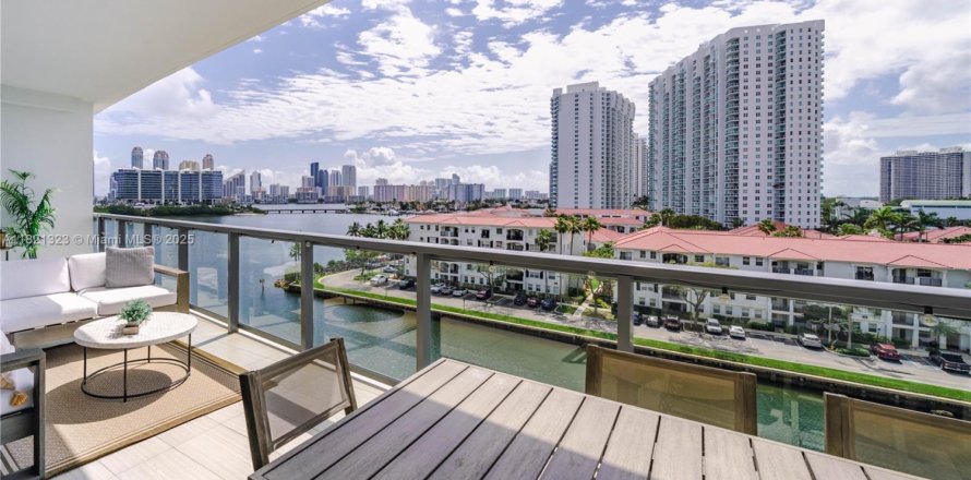 Condo à Aventura, Floride, 3 chambres № 1788773