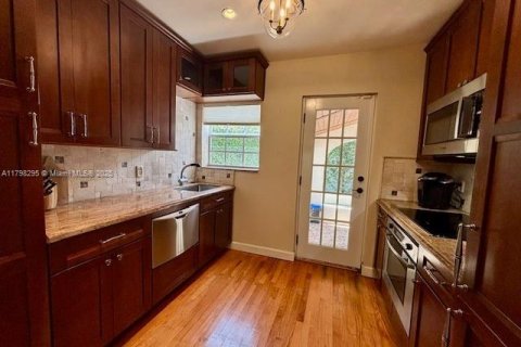 Villa ou maison à vendre à Coral Gables, Floride: 2 chambres, 126.07 m2 № 1931284 - photo 9