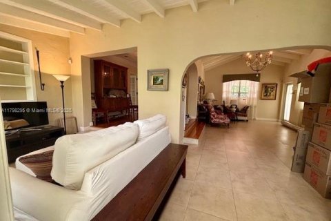 Villa ou maison à vendre à Coral Gables, Floride: 2 chambres, 126.07 m2 № 1931284 - photo 17