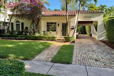 Villa ou maison à vendre à Coral Gables, Floride: 2 chambres, 126.07 m2 № 1931284 - photo 1