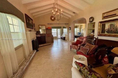 Villa ou maison à vendre à Coral Gables, Floride: 2 chambres, 126.07 m2 № 1931284 - photo 5