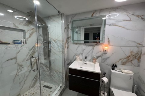 Copropriété à louer à Aventura, Floride: 2 chambres, 130.34 m2 № 2027928 - photo 13