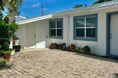 House in North Lauderdale, Florida 4 bedrooms, 164.25 sq.m. № 1827451 - photo 25