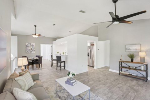Townhouse in Port Richey, Florida 3 bedrooms, 114.18 sq.m. № 1789503 - photo 12