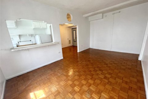 Condominio en alquiler en Miami Beach, Florida, 30.19 m2 № 1993590 - foto 3