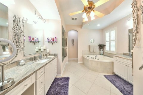 House in Apollo Beach, Florida 4 bedrooms, 278.61 sq.m. № 1426483 - photo 29