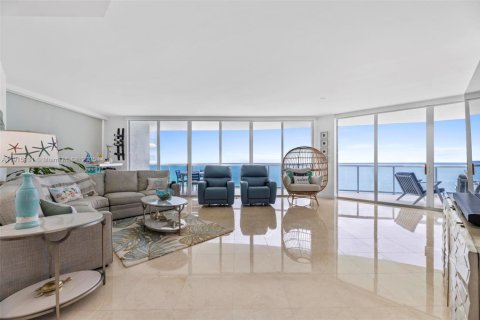 Copropriété à louer à Sunny Isles Beach, Floride: 3 chambres, 205.31 m2 № 1970595 - photo 3