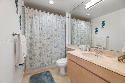 Copropriété à louer à Sunny Isles Beach, Floride: 3 chambres, 205.31 m2 № 1970595 - photo 25