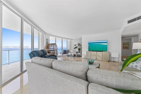 Copropriété à louer à Sunny Isles Beach, Floride: 3 chambres, 205.31 m2 № 1970595 - photo 6