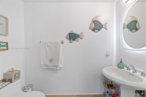 Copropriété à louer à Sunny Isles Beach, Floride: 3 chambres, 205.31 m2 № 1970595 - photo 12